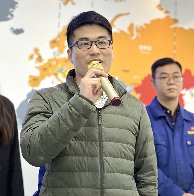 1637651701995309.jpg 【整理】入職一周年紀(jì)念儀式3L1120褚少青 拷貝.jpg